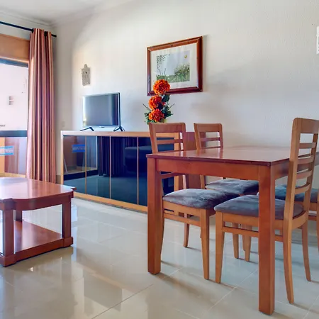 奇洛玛公寓度假村 3* 阿尔布费拉